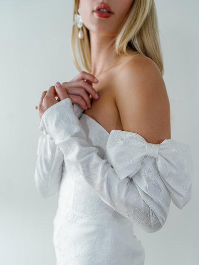 Noor with Sleeves