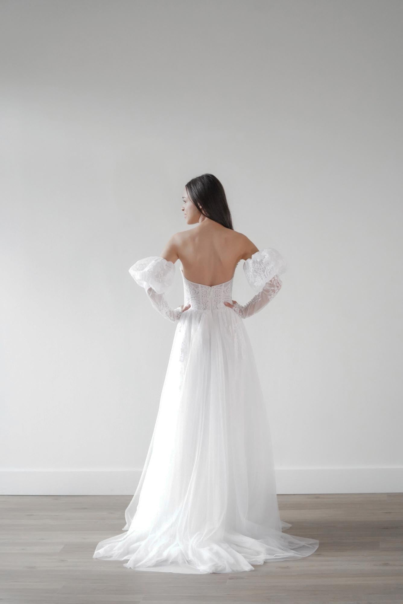 Jaislyn with  Sleeves