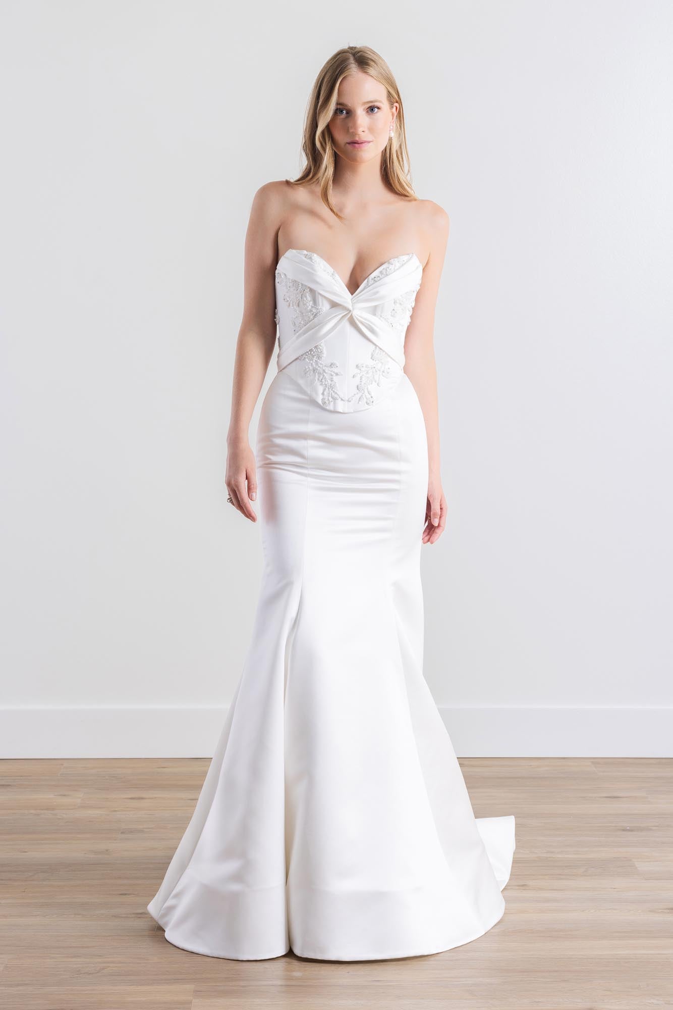 Akino Solid Back